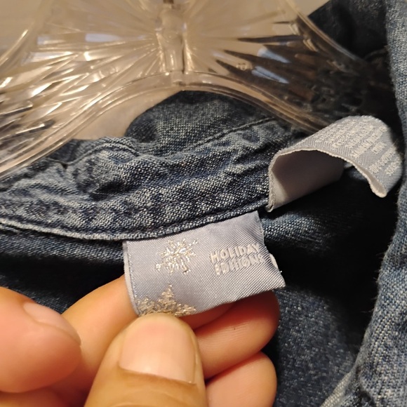 Holiday Editions Denim Shirt with Floral Embroidery Festive Celebration Size XL - Picture 8 of 9